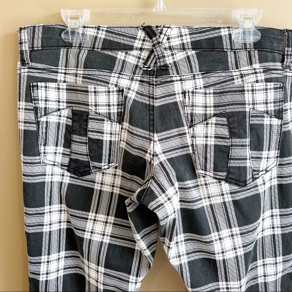 Tripp NYC Black & White Plaid Skinny Pants Size 13 - Picture 5 of 8
